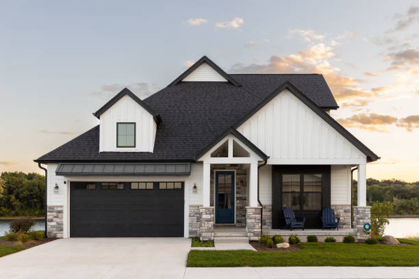 Best Roof Insulation Installation  in Moreland Hills, OH